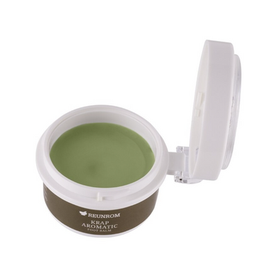 Aromatic foot balm with natural oils