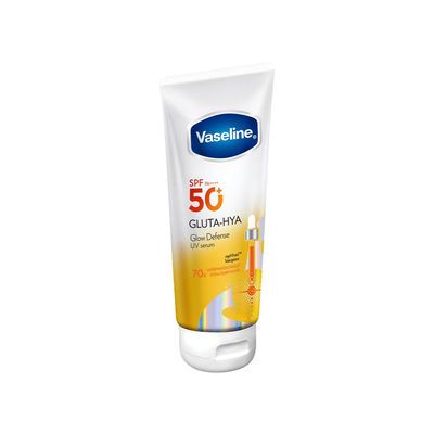 Lightweight serum texture Vaseline Gluta-Hya Glow