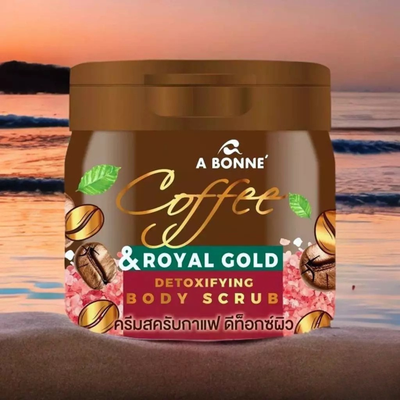 Royal Gold Lipobelle in A Bonne Scrub