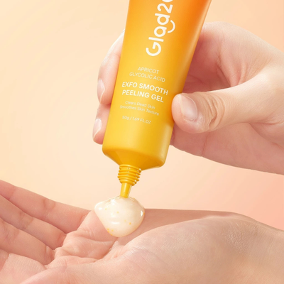 Soft melting beads in Glad2Glow Apricot Peeling Gel