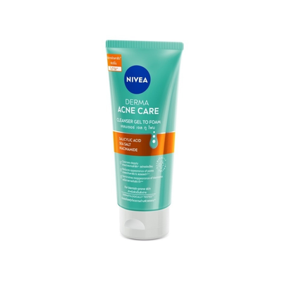 Rich foam texture from NIVEA Gel to Foam Cleanser